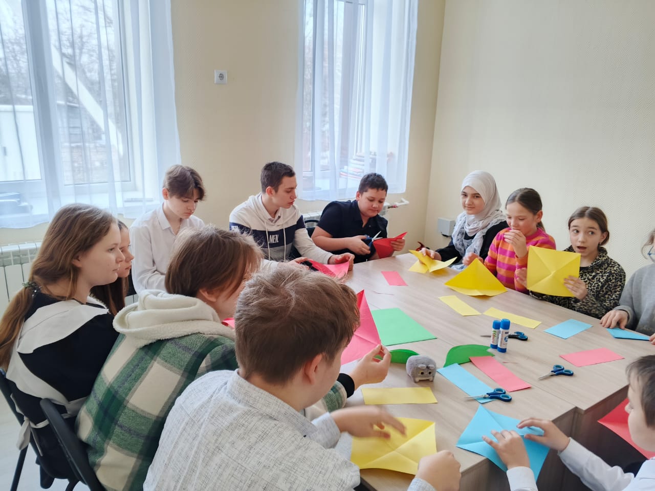 Как сделать поделку из бумаги